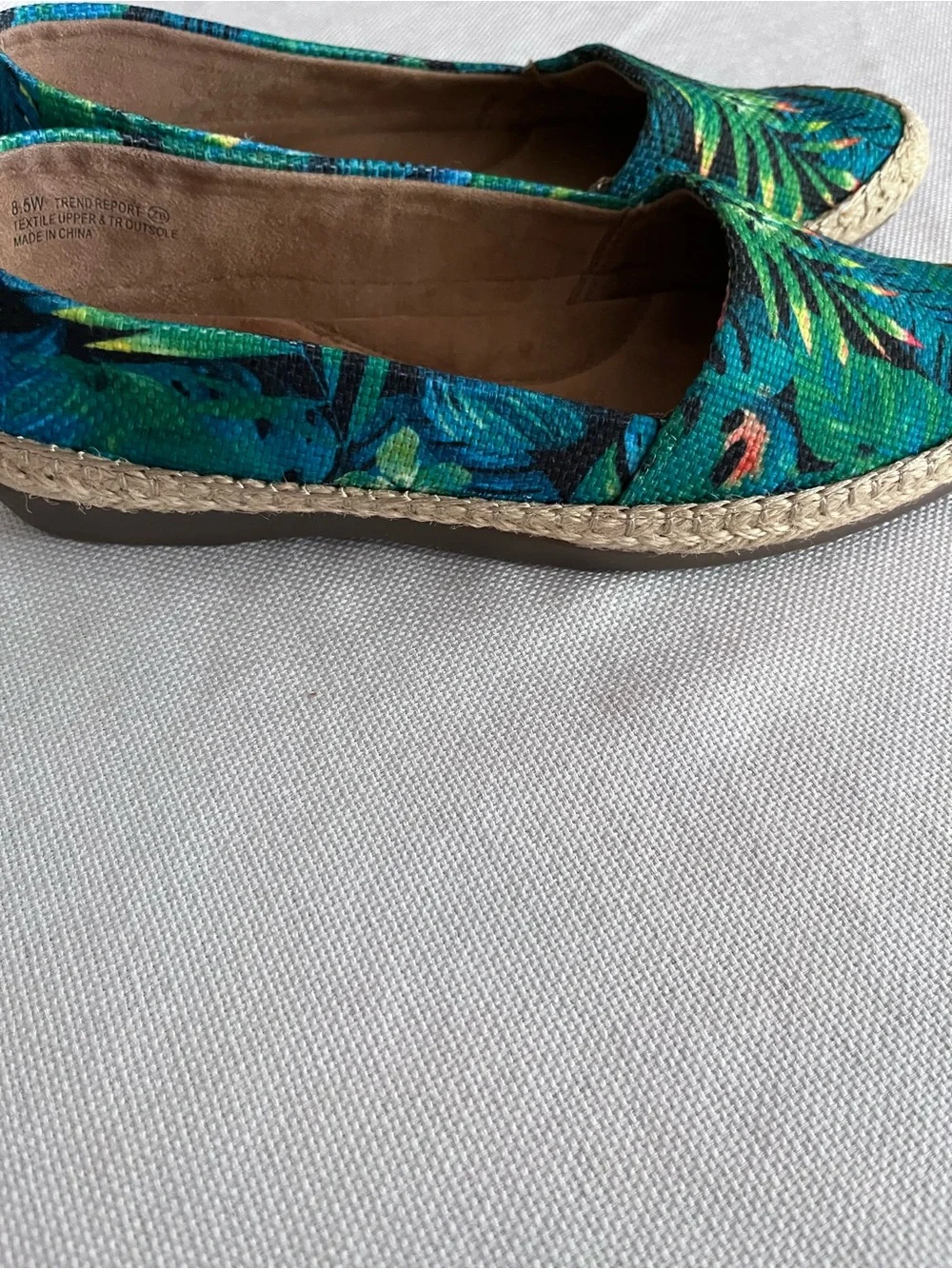 AEROSOLES Teal Tropical Print Espadrille Flats Size 8 1/2